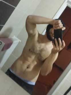 zolt�n, 28 �ves szexpartner f�rfi, Orosh�za
