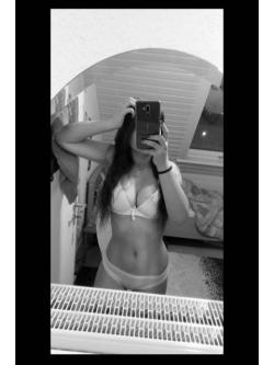 Szabina, 24 �ves szexpartner n�, T�t