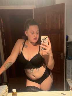 Maddie, 26 �ves szexpartner n�, Bugyi