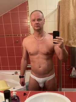 Tam�s, 43 �ves szexpartner f�rfi, Koz�rmisleny