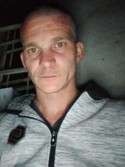 Mih�ly, 35 �ves szexpartner f�rfi, Koronc�