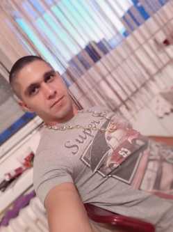 Karesz, 36 �ves szexpartner f�rfi, Felp�c
