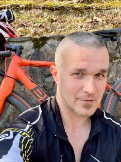 Zolt�n, 41 �ves szexpartner f�rfi, Bihar