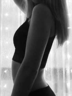 J�lia, 23 �ves szexpartner n�, Veszpr�m