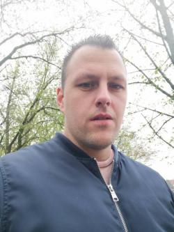 R�bert, 40 �ves szexpartner f�rfi, Pusztaszentl�szl�