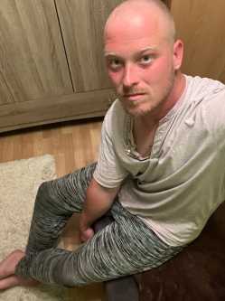 Zolt�n, 34 �ves szexpartner f�rfi, K�bekh�za